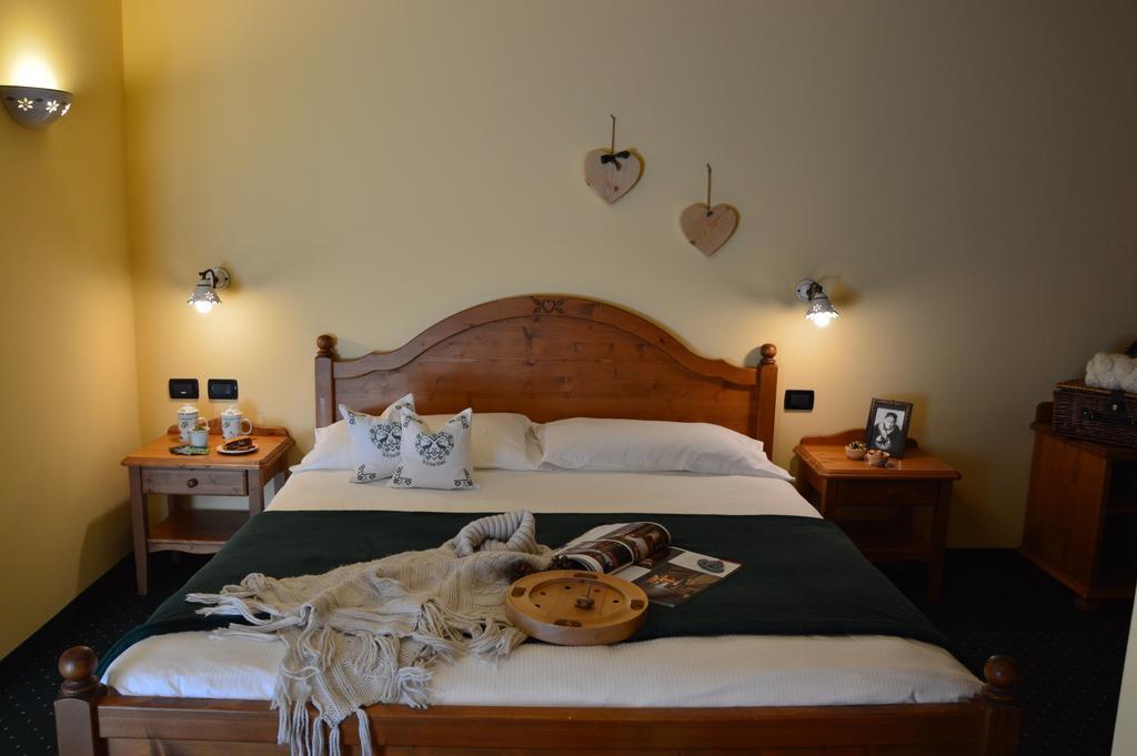 Hotel Garni Carpe Diem Vigo di Fassa Szoba fotó
