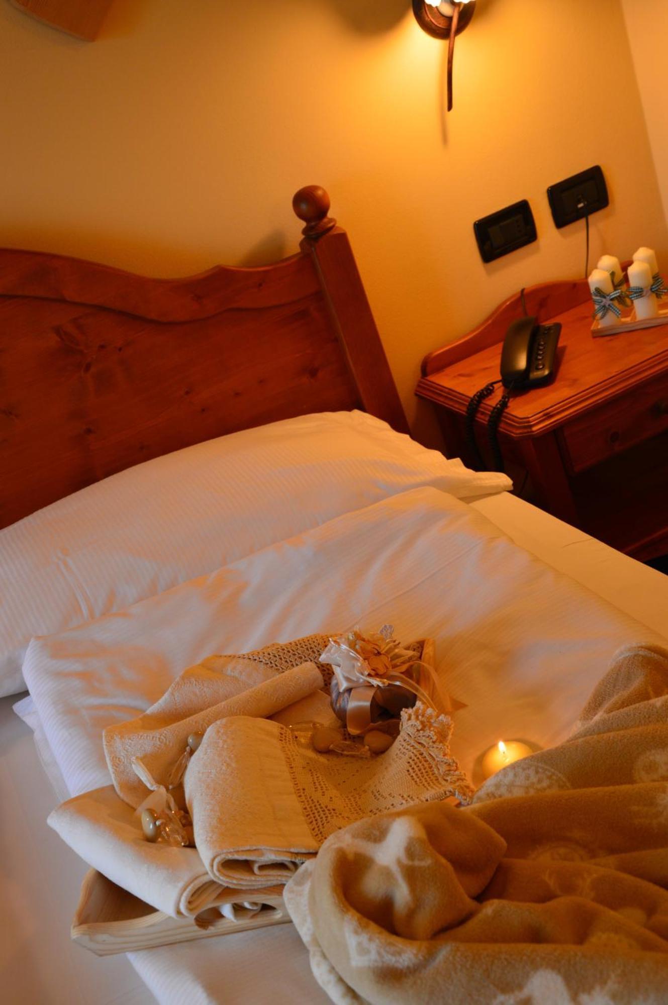 Hotel Garni Carpe Diem Vigo di Fassa Szoba fotó