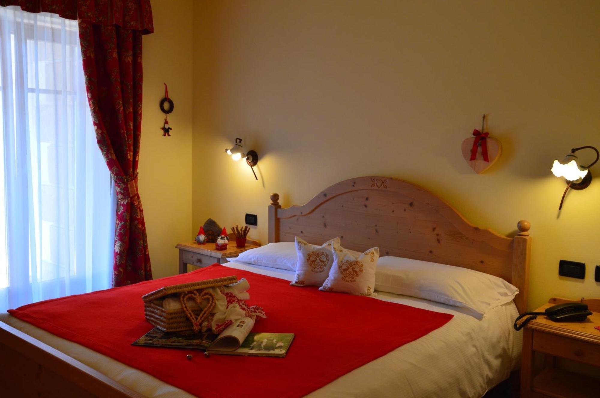 Hotel Garni Carpe Diem Vigo di Fassa Szoba fotó